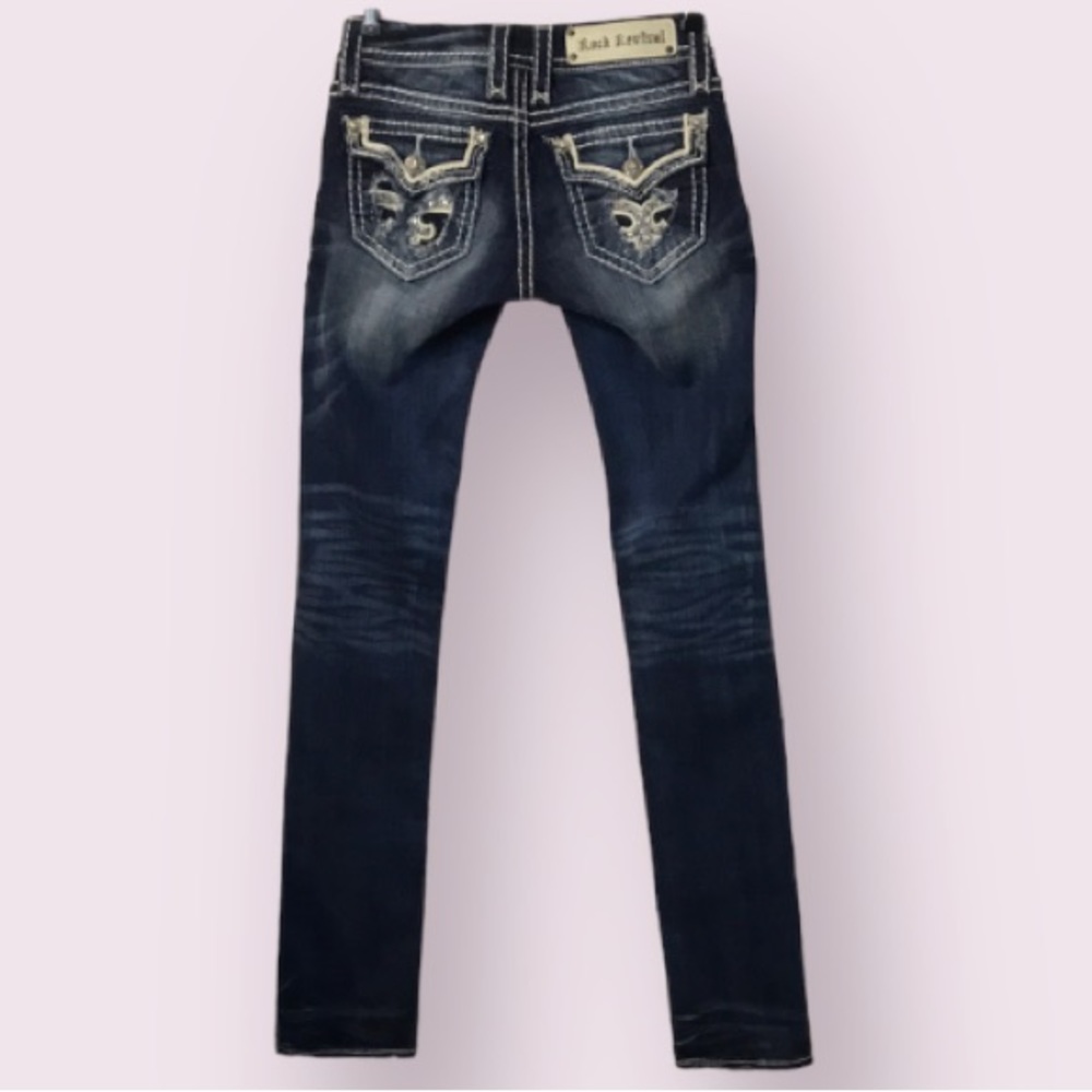 ROCK REVIVAL Form Fitting Mona Straight Stretch Jean.